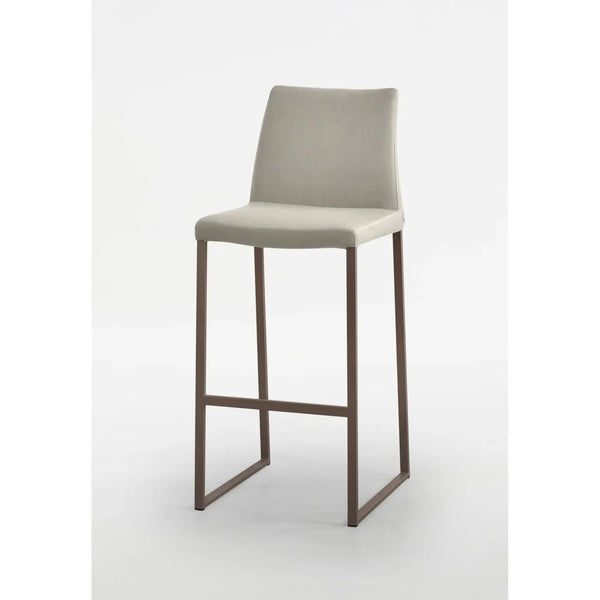 Curvo Stool